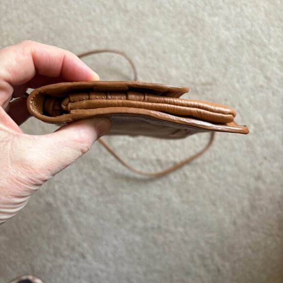 Lucky Brand Liza convertible wallet crossbody bag purse 8 x 5.5 x 1 inches - Picture 3 of 11